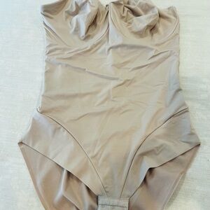 Miraclesuit Beige women’s Shaping Bodysuit size 40D